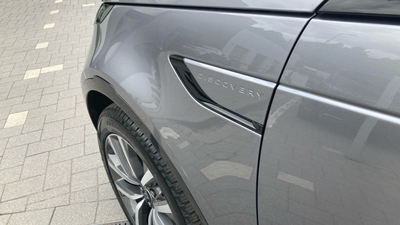 Land Rover Discovery 3.0 D350 Dynamic SE 5dr Auto Diesel Station Wagon